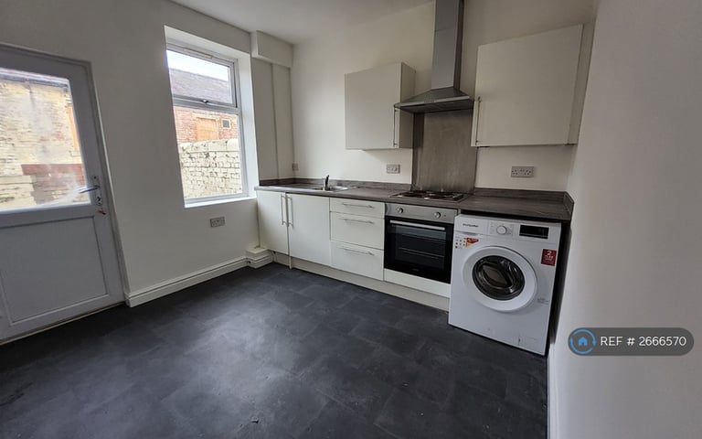 2 bedroom house in Regent Street, Nelson, BB9 (2 bed) (#2666570)