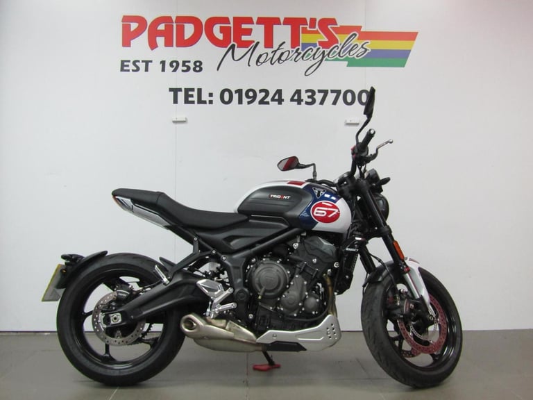 image for 2025 Triumph Trident 660 - Triple Tribute
