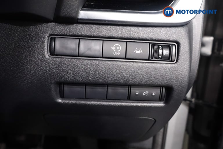 2022 Nissan Qashqai 1.3 DiG-T MH N-Connecta 5dr SUV Petrol Manual