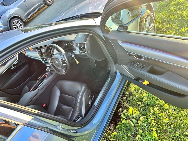 Volvo, S90, Saloon, 2018, Semi-Auto, 1969 (cc), 4 doors