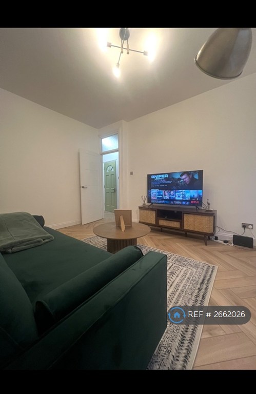 1 bedroom flat in Amersham Road, London, SE14 (1 bed) (#2662026)