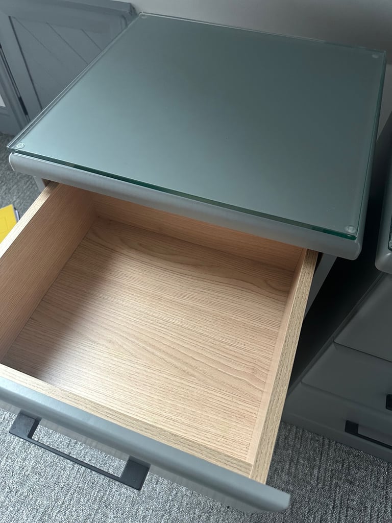 Pair of bed side tables with drawers 