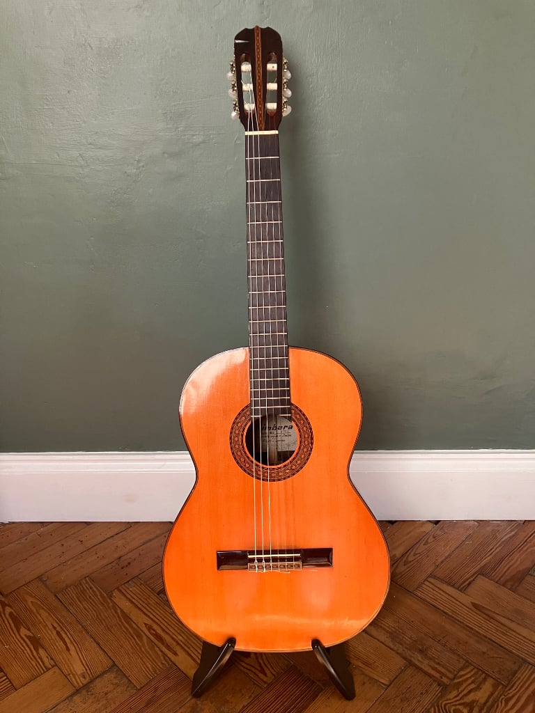 Gumtree classical guitar deals