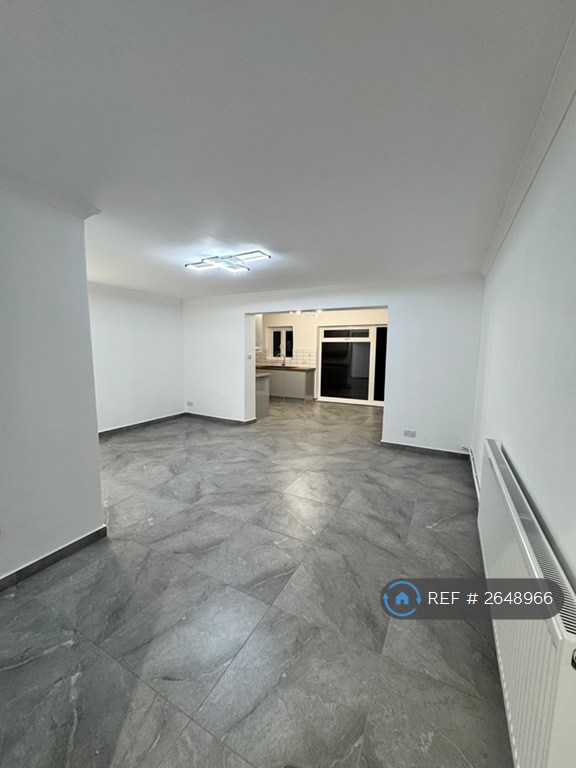 4 bedroom house in Bouvier Road, Enfield, EN3 (4 bed) (#2648966)