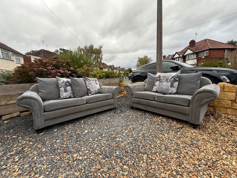 Grey Chesterfield 3&2 Sofa Set 