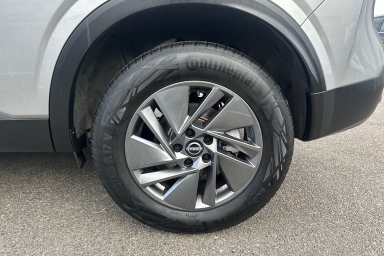2022 Nissan Qashqai 1.3 DiG-T MH 158 Acenta Premium 5dr Xtronic Hatchback Petrol Automatic