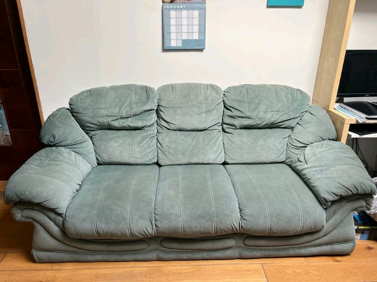 FREE 2x 3 seater sofas | in Windsor, Berkshire | Gumtree