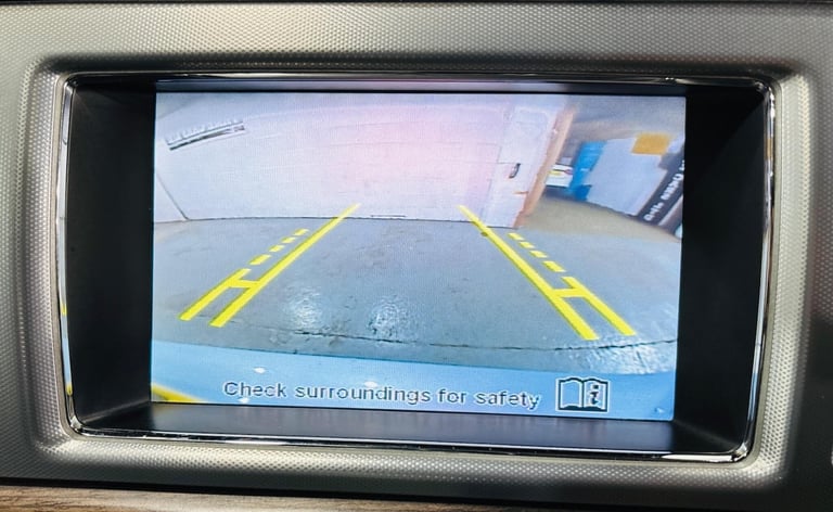 2013 Jaguar XF 3.0d V6 Luxury 4dr Auto [Start Stop] SALOON DIESEL Automatic