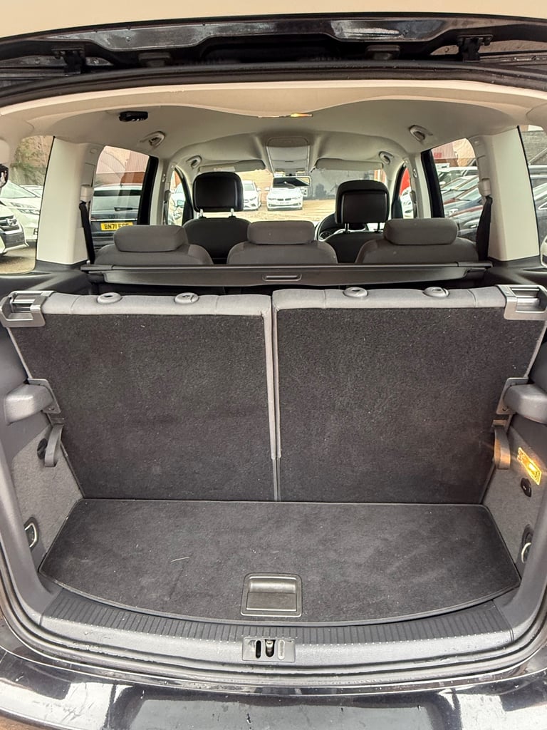 2013 Volkswagen Touran 1.4 Tsi Bluemotion 7 Seater MPV Petrol Automatic