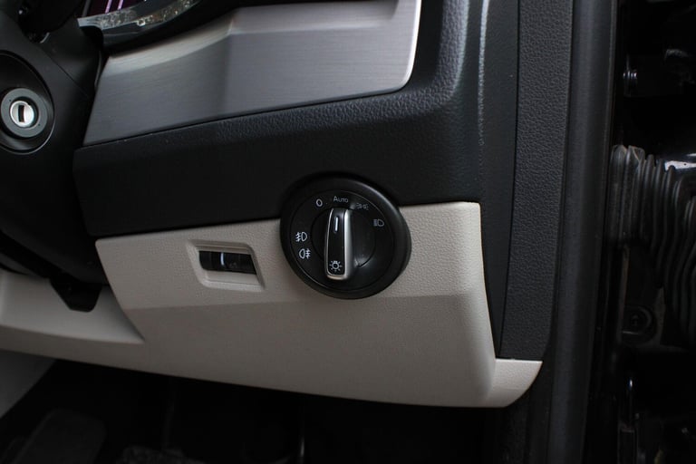 2019 Volkswagen Transporter 2.0 BiTDI T32 BlueMotion Tech Highline Kombi DSG FWD SWB Euro 6 (s/s)...