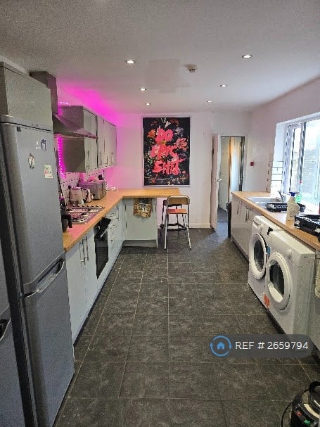 image for 6 bedroom house in King Edward Road, Swansea, SA1 (6 bed) (#2659794)
