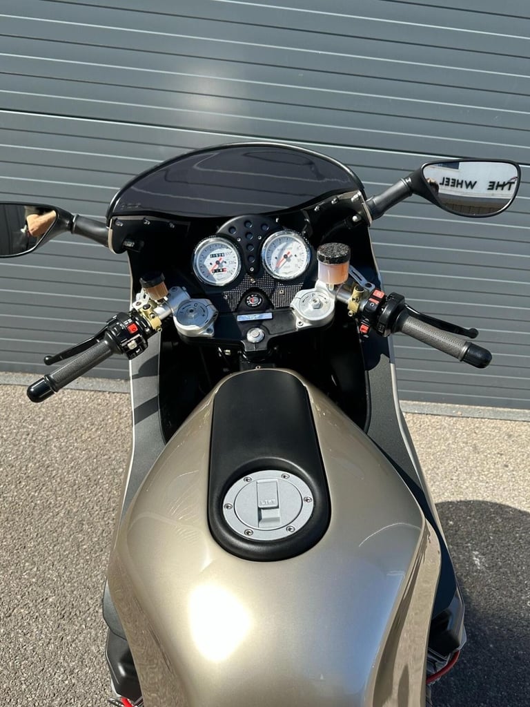 MOTO GUZZI LE MANS SPORT ROSSO CORSA 2002 Petrol Manual in Silver
