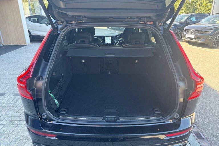 2022 Volvo XC60 2.0 B5 MHEV Plus SUV 5dr Petrol Hybrid Auto AWD Euro 6 (s/s) (250 ps) ESTATE Petr...