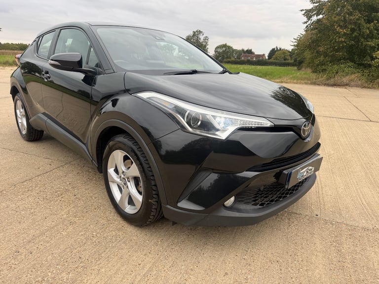 2017 Toyota C-HR 1.2T Icon 5dr - service history - colour screen  HATCHBACK Petrol Manual