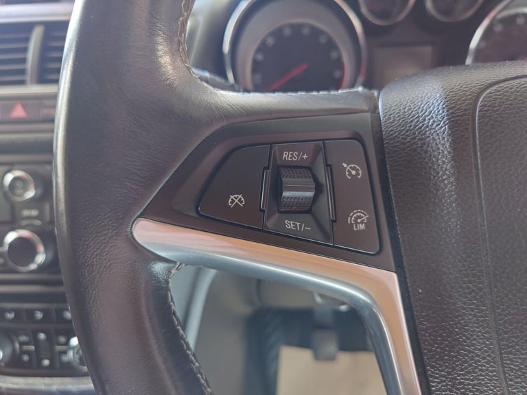 2014 Vauxhall Mokka 1.6 Exclusiv 2WD Euro 5 (s/s) 5dr HATCHBACK Petrol Manual