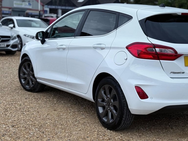 2017 Ford Fiesta 1.1 Ti-VCT Zetec Euro 6 (s/s) 5dr HATCHBACK Petrol Manual