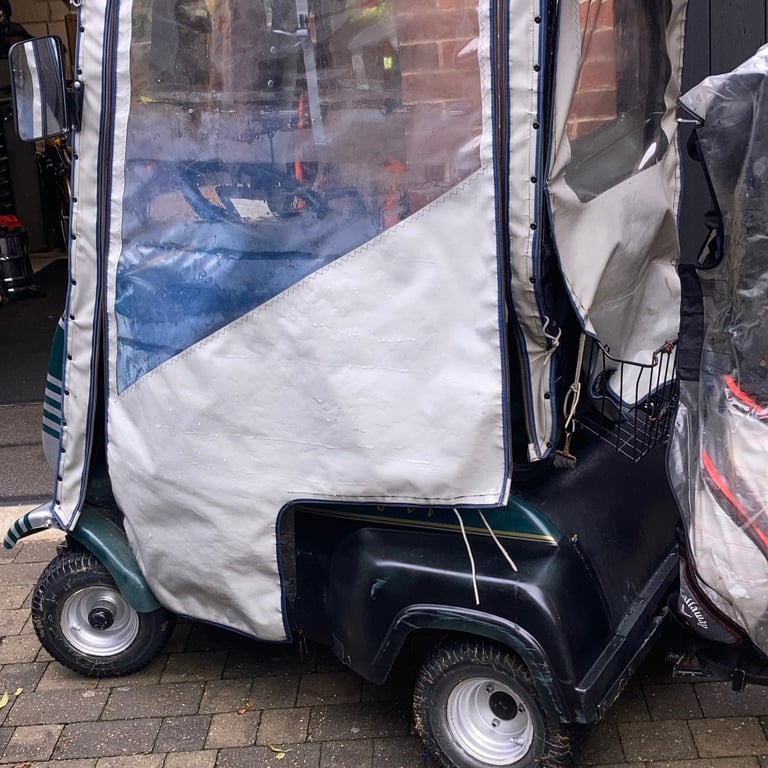 Golf buggy and trailer 