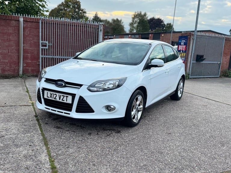 2012 Ford Focus 1.6 Zetec Euro 5 5dr HATCHBACK Petrol Manual