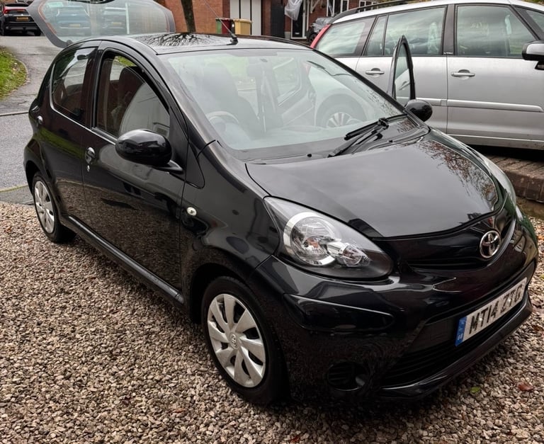 Toyota, AYGO-2014 great first car! 