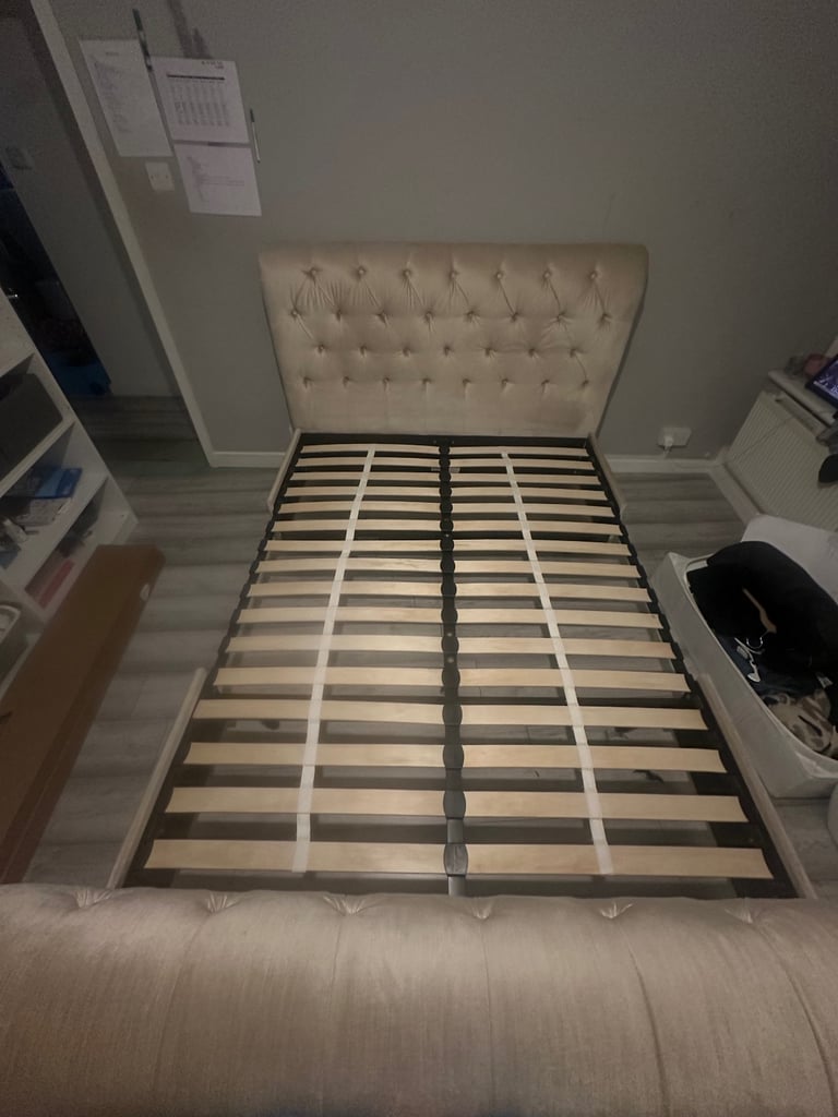Solid Wescott ottoman bed 