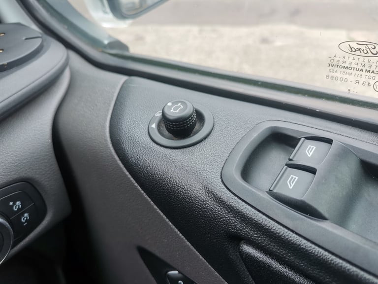 2018 Ford Transit Custom 2.0 TDCi 105ps Low Roof D/Cab Van PANEL VAN Diesel Manual