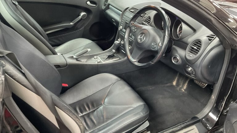Mercedes-Benz CLS 1.8 SLK200K Convertible 2dr Petrol Tiptronic Euro 4 (184 ps)