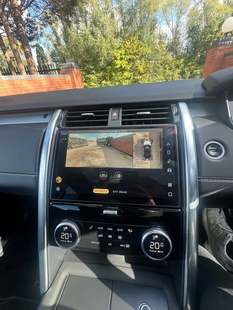 2021 Land Rover Discovery 3.0 D300 R-Dynamic SE 5dr Auto ESTATE Diesel Automatic