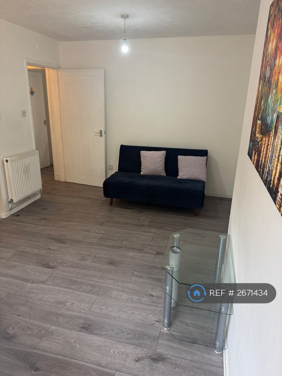 2 bedroom flat in Miranda Court, Salford, M5 (2 bed) (#2671434)