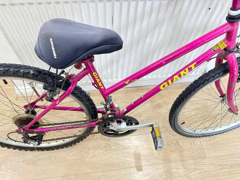 26inch Giant Tachia mountain bike in good condition All fully working 