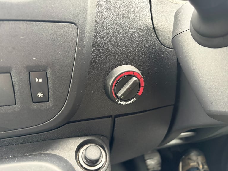 2016 Renault Master SL28dCi 125 Business AUTOMATIC WHEELCHAIR ACCESS/CAMPER PANEL VAN Diesel Auto...