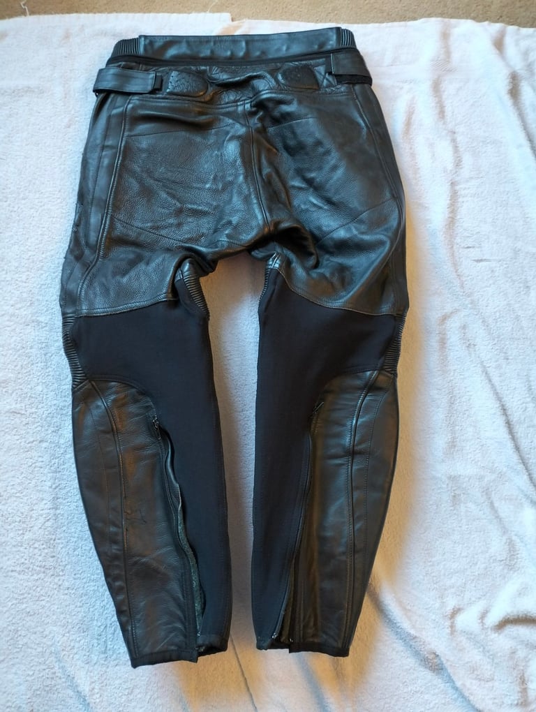 Dainese Mens Motorcycle Leather Trousers S 32" W EU 50 shin & knee armour