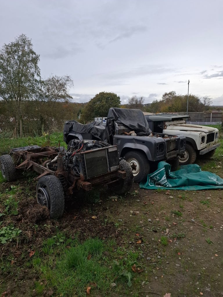 3 land rovers projects 