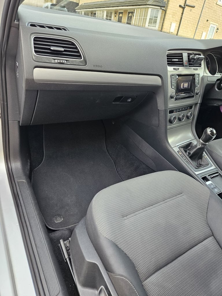 VW Gold tdi 2.0 Diesel BlueMotion Tech Match Hatchback Manual 2014.