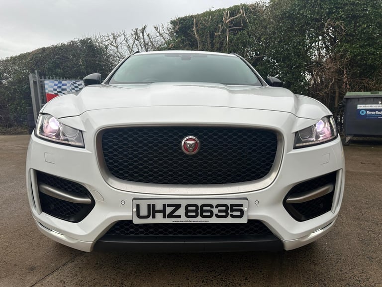 2017 Jaguar F-PACE 2.0 D 180BHP *** HUGE SPEC AWD R - SPORT EDITION *** AUTO