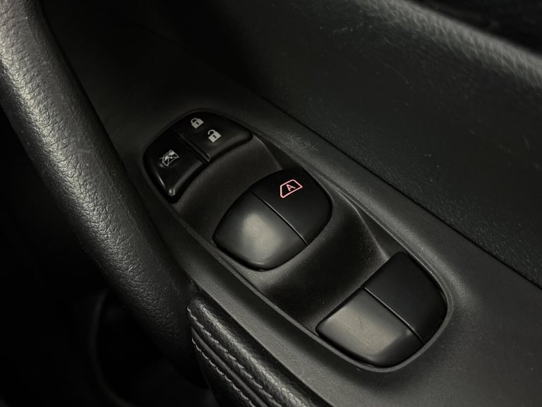 2017 Nissan X-Trail 1.6 dCi N-Vision XTRON Euro 6 (s/s) 5dr ESTATE Diesel Automatic