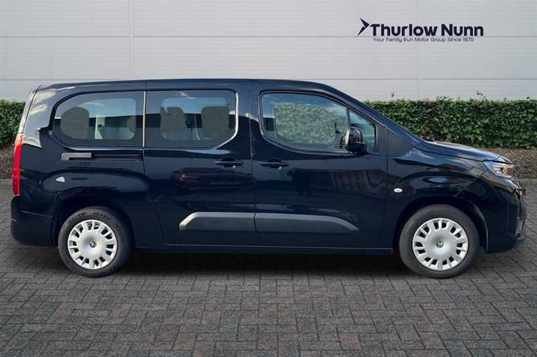 2025 Vauxhall Combo Life Electric 52kWh Design XL MPV 5dr Electric Auto (7.4kW Charger) (136 ps) ...