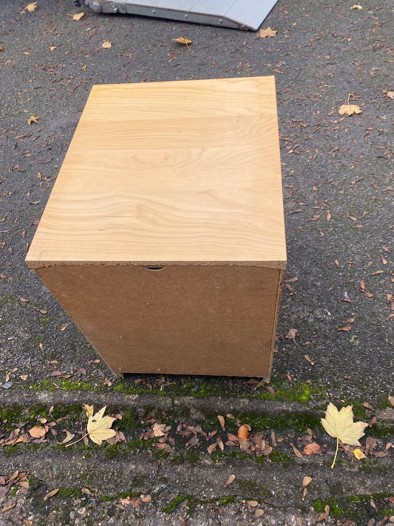 BEDSIDE TABLE FOR SALE 