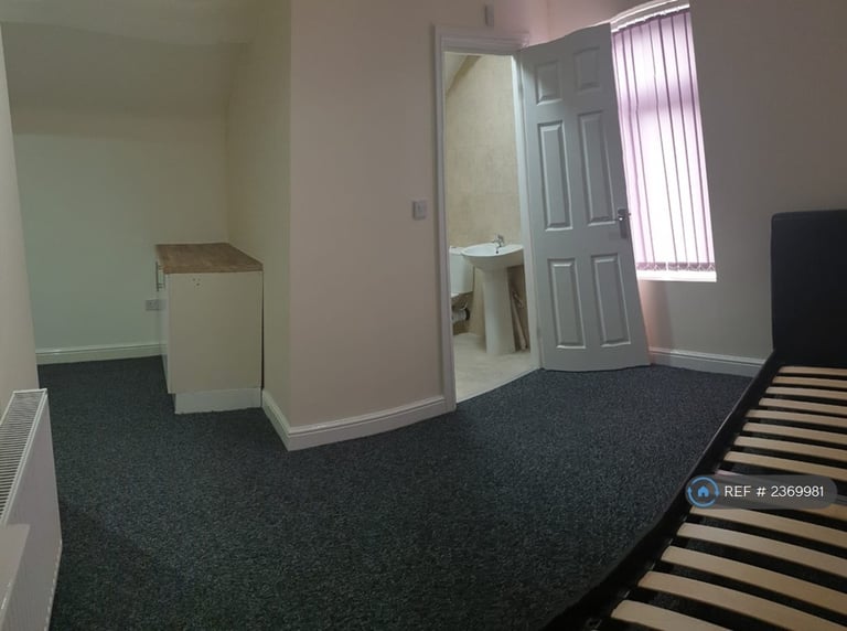 1 bedroom in Wellington Road, Dudley, DY1 (#2369981)