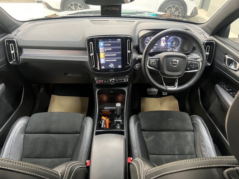 2022 Volvo XC40 1.5h T5 Twin Engine Recharge 10.7kWh R-Design SUV 5dr Petrol Plug-in Hybrid ESTAT...