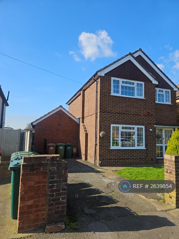 1 bedroom in Hithermoor Road, Staines-Upon-Thames, TW19 (#2639854)