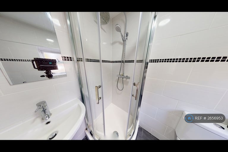 7 bedroom house in Charter Avenue, Coventry, CV4 (7 bed) (#2656953)