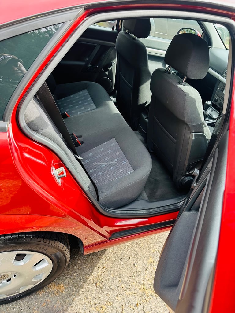 Vauxhall, VECTRA, Hatchback, 2006, Manual, 1796 (cc), 5 doors