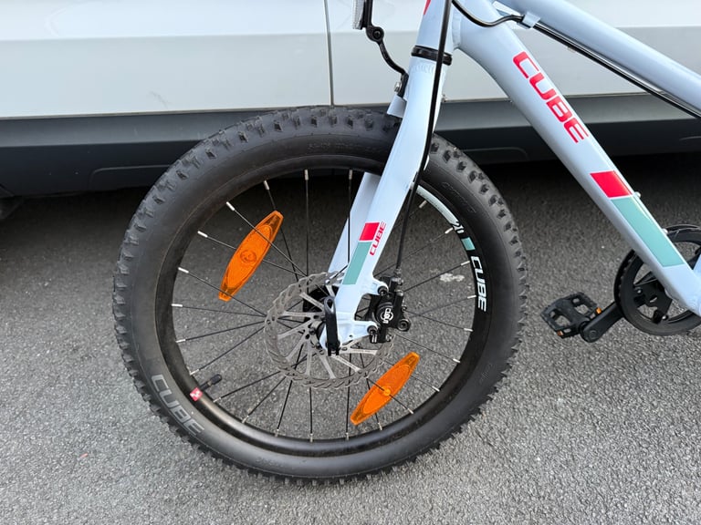 Kids cube mountain bike 