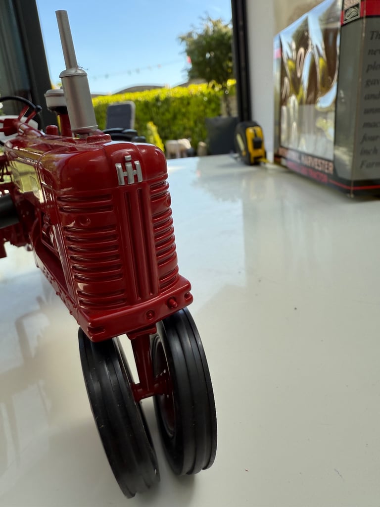 1/16 Speccast International harvest farmall 300 vintage gas tractor boxed rare
