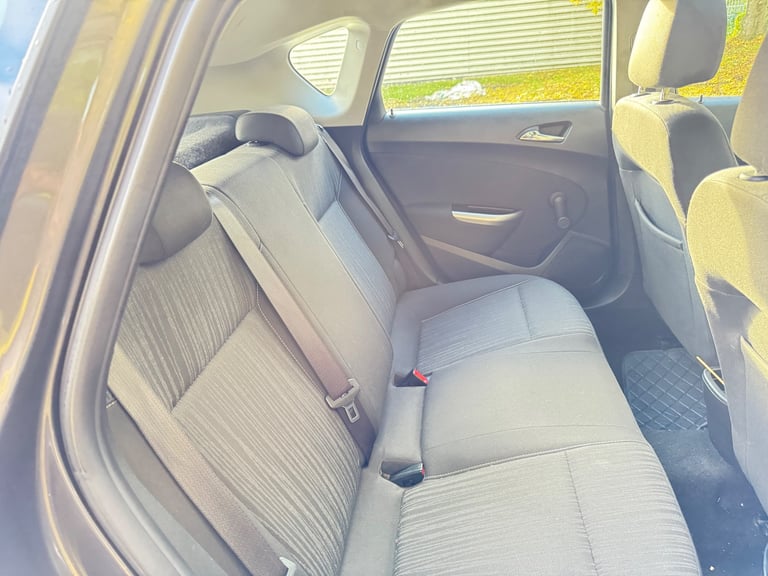 Vauxhall, ASTRA, Hatchback, 2012, Manual, 1598 (cc), 5 doors