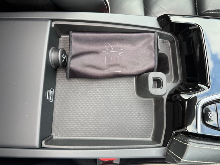 2018 Volvo S90 2.0 T8 Hybrid R DESIGN Pro 4dr AWD Geartronic SALOON Petrol Parallel Phev Automatic