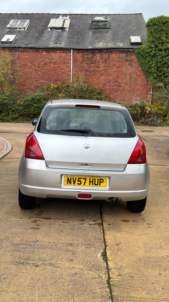 Suzuki, SWIFT, Hatchback, 2007, Manual, 1328 (cc), 5 doors