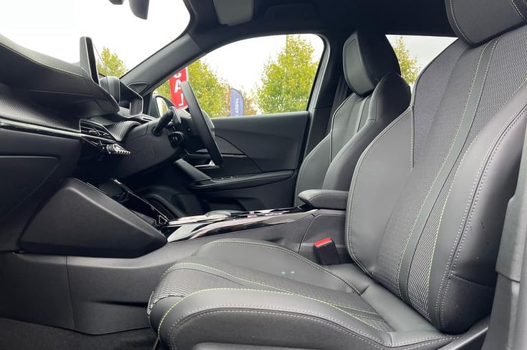 2025 Peugeot 2008 1.2 PureTech 130 GT 5dr EAT8 SEMI-AUTO Estate Petrol Semi Automatic