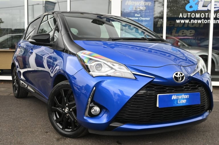 image for 2017 Toyota Yaris 1.5 VVT-i Blue Bi-Tone Hatchback 5dr Petrol Manual Euro 6 (111 ps) Hatchback Pe...