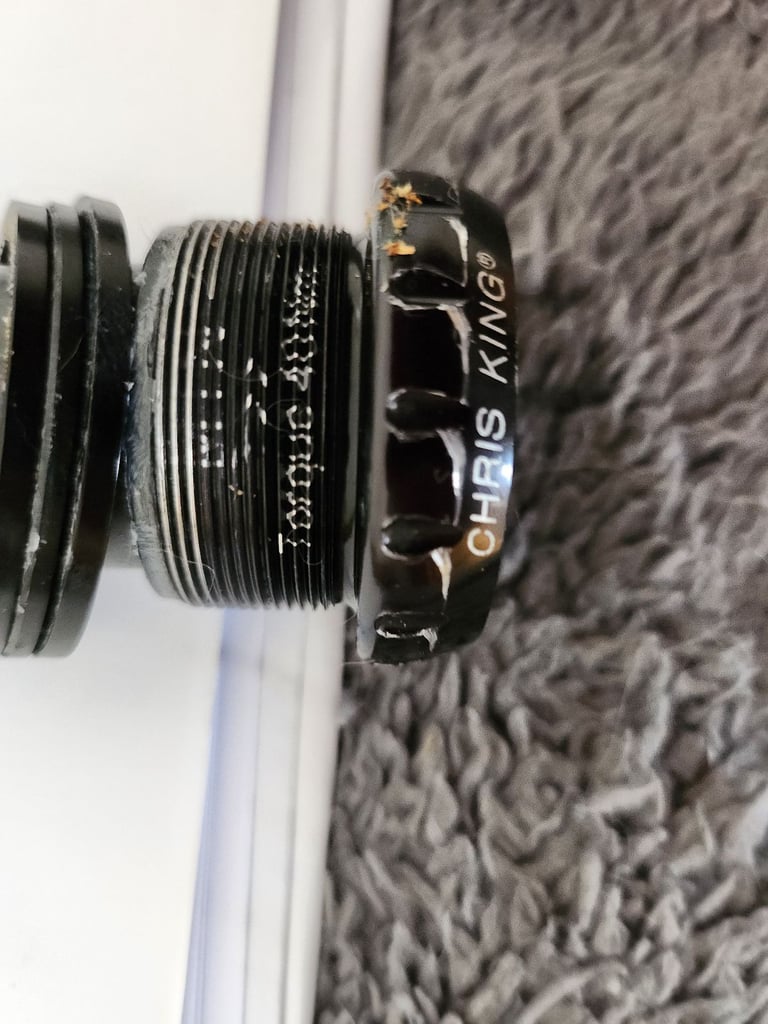 Chris King bottom bracket MTB - in excellent/almost MINT condition.